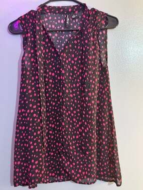 Love Always Black and Hot Pink Polka Dot Sleeveless Button-Down Blouse Small